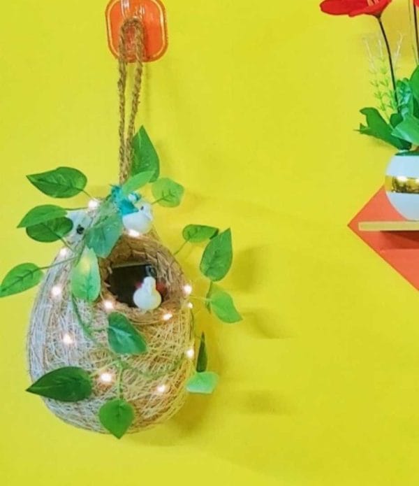 পাখির বাসা ( সাথে ঝুলানোর জন্য ১ পিস ওয়াল হুক)