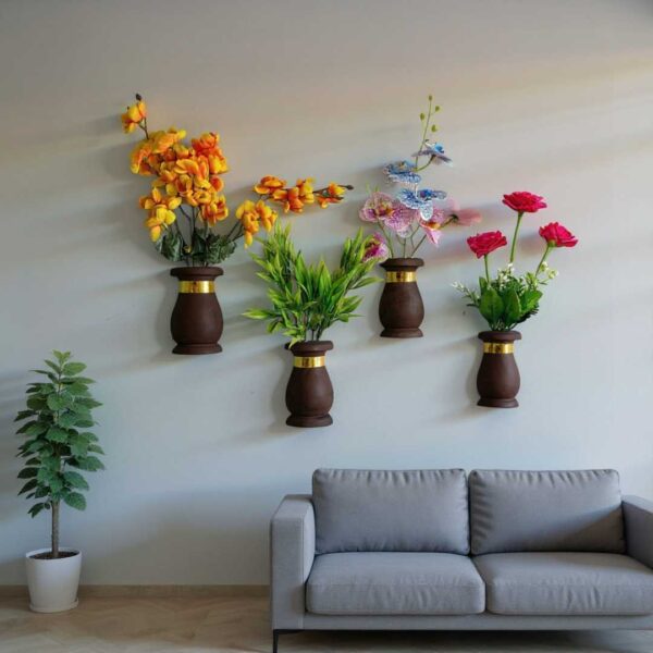 ৪ পিস্ কলস আকৃতির ফুলসহ মেহগনি কাঠের টপ ,আঠালো সিস্টেম হওয়ায় দেয়ালে সেটিং করা খুব সহজ!